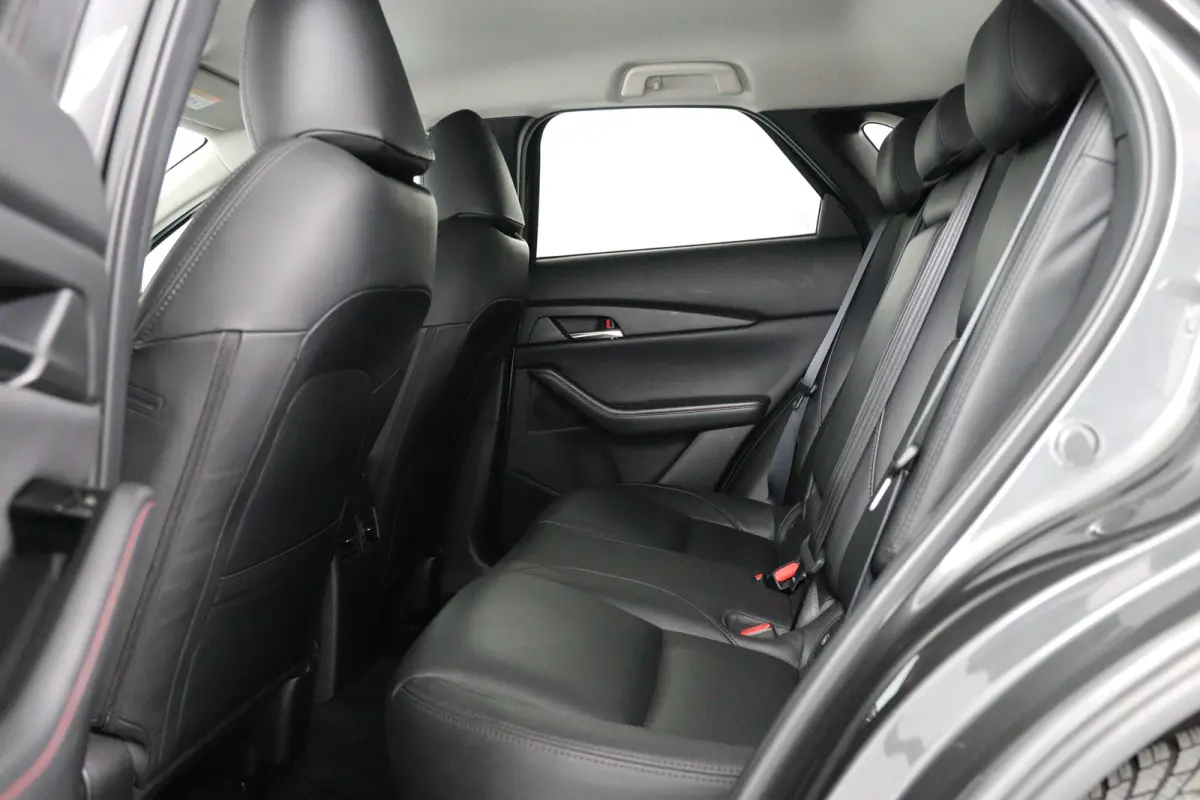 2.0 e-SkyActiv-X M Hybrid Sportive | Dealer Onderhouden! | 1e Eigenaar! | LED | Bose | Trekhaak | Clima | Camera | Stoelverwarming | Cruise Adaptive | Keyless | HUD