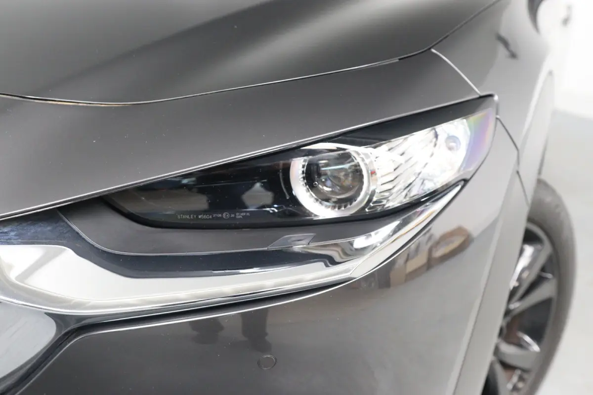 2.0 e-SkyActiv-X M Hybrid Sportive | Dealer Onderhouden! | 1e Eigenaar! | LED | Bose | Trekhaak | Clima | Camera | Stoelverwarming | Cruise Adaptive | Keyless | HUD