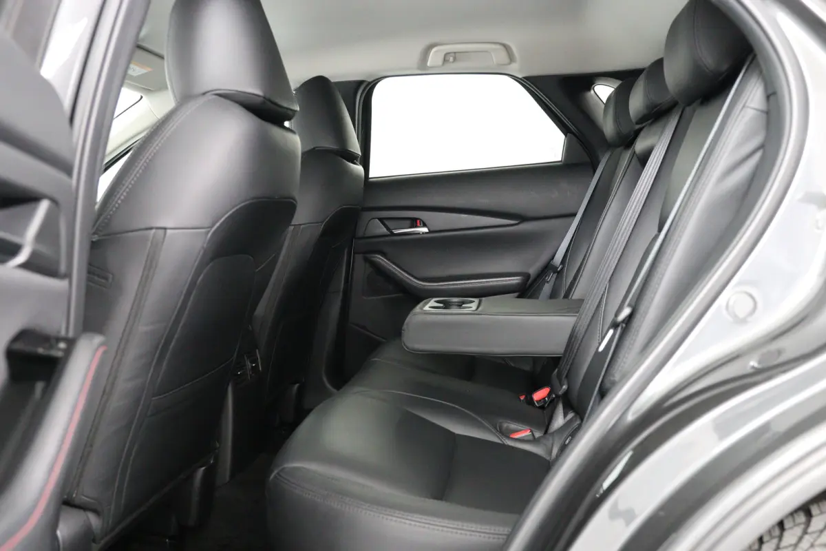 2.0 e-SkyActiv-X M Hybrid Sportive | Dealer Onderhouden! | 1e Eigenaar! | LED | Bose | Trekhaak | Clima | Camera | Stoelverwarming | Cruise Adaptive | Keyless | HUD