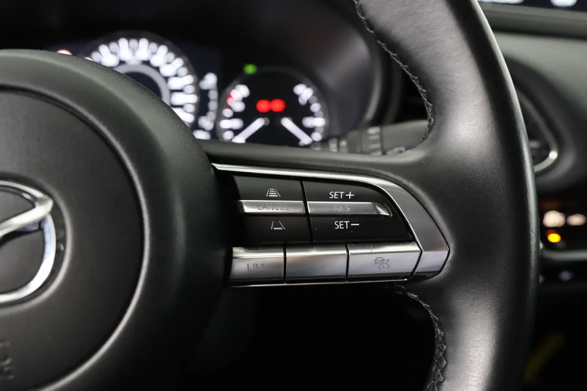 2.0 e-SkyActiv-X M Hybrid Sportive | Dealer Onderhouden! | 1e Eigenaar! | LED | Bose | Trekhaak | Clima | Camera | Stoelverwarming | Cruise Adaptive | Keyless | HUD