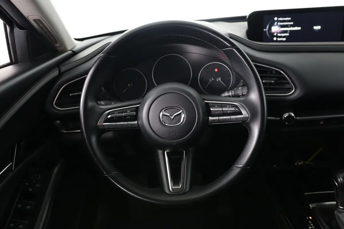 2.0 e-SkyActiv-X M Hybrid Sportive | Dealer Onderhouden! | 1e Eigenaar! | LED | Bose | Trekhaak | Clima | Camera | Stoelverwarming | Cruise Adaptive | Keyless | HUD