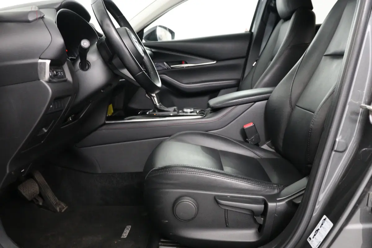 2.0 e-SkyActiv-X M Hybrid Sportive | Dealer Onderhouden! | 1e Eigenaar! | LED | Bose | Trekhaak | Clima | Camera | Stoelverwarming | Cruise Adaptive | Keyless | HUD