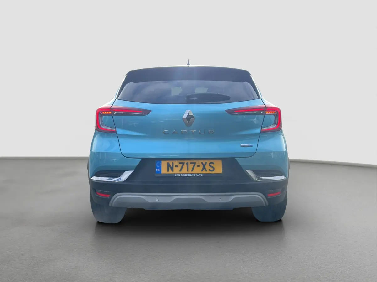 1.6 E-Tech Plug-in Hybrid 160 Business | Half leder | Camera | LED verlichting | Cruise controle | 18'' velgen | Parkeersensoren voor en achter | Climate controle | Keyless entry | Navigatie