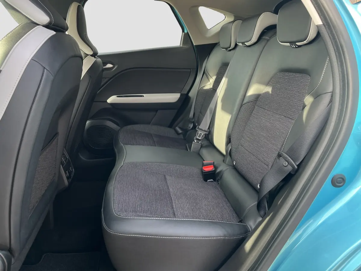 1.6 E-Tech Plug-in Hybrid 160 Business | Half leder | Camera | LED verlichting | Cruise controle | 18'' velgen | Parkeersensoren voor en achter | Climate controle | Keyless entry | Navigatie