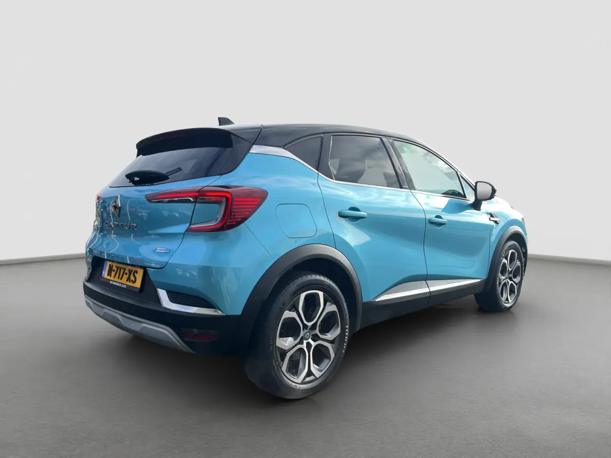 1.6 E-Tech Plug-in Hybrid 160 Business | Half leder | Camera | LED verlichting | Cruise controle | 18'' velgen | Parkeersensoren voor en achter | Climate controle | Keyless entry | Navigatie