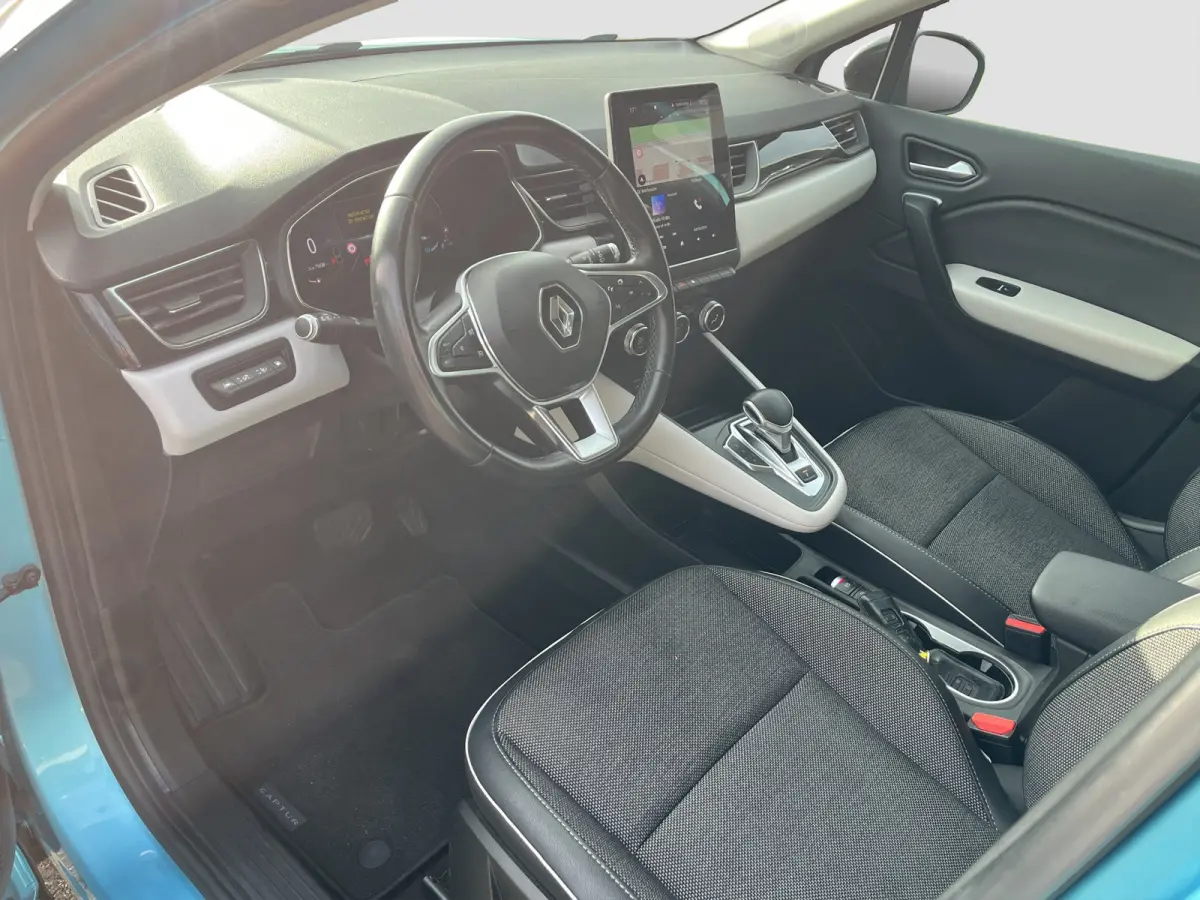 1.6 E-Tech Plug-in Hybrid 160 Business | Half leder | Camera | LED verlichting | Cruise controle | 18'' velgen | Parkeersensoren voor en achter | Climate controle | Keyless entry | Navigatie
