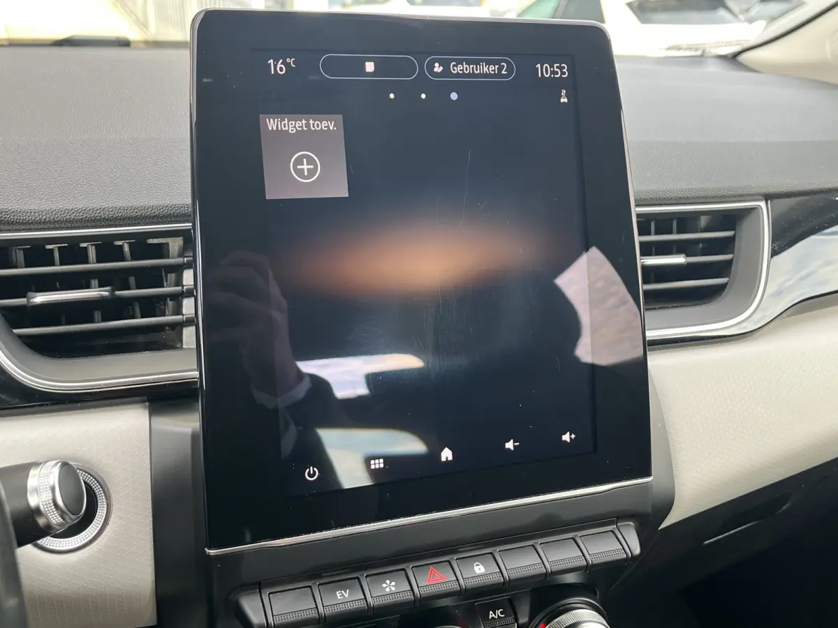 1.6 E-Tech Plug-in Hybrid 160 Business | Half leder | Camera | LED verlichting | Cruise controle | 18'' velgen | Parkeersensoren voor en achter | Climate controle | Keyless entry | Navigatie
