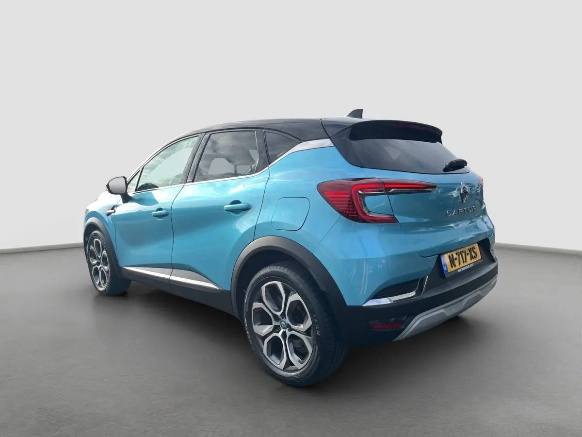 1.6 E-Tech Plug-in Hybrid 160 Business | Half leder | Camera | LED verlichting | Cruise controle | 18'' velgen | Parkeersensoren voor en achter | Climate controle | Keyless entry | Navigatie
