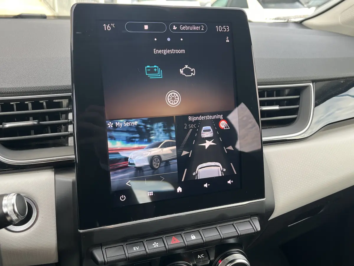 1.6 E-Tech Plug-in Hybrid 160 Business | Half leder | Camera | LED verlichting | Cruise controle | 18'' velgen | Parkeersensoren voor en achter | Climate controle | Keyless entry | Navigatie