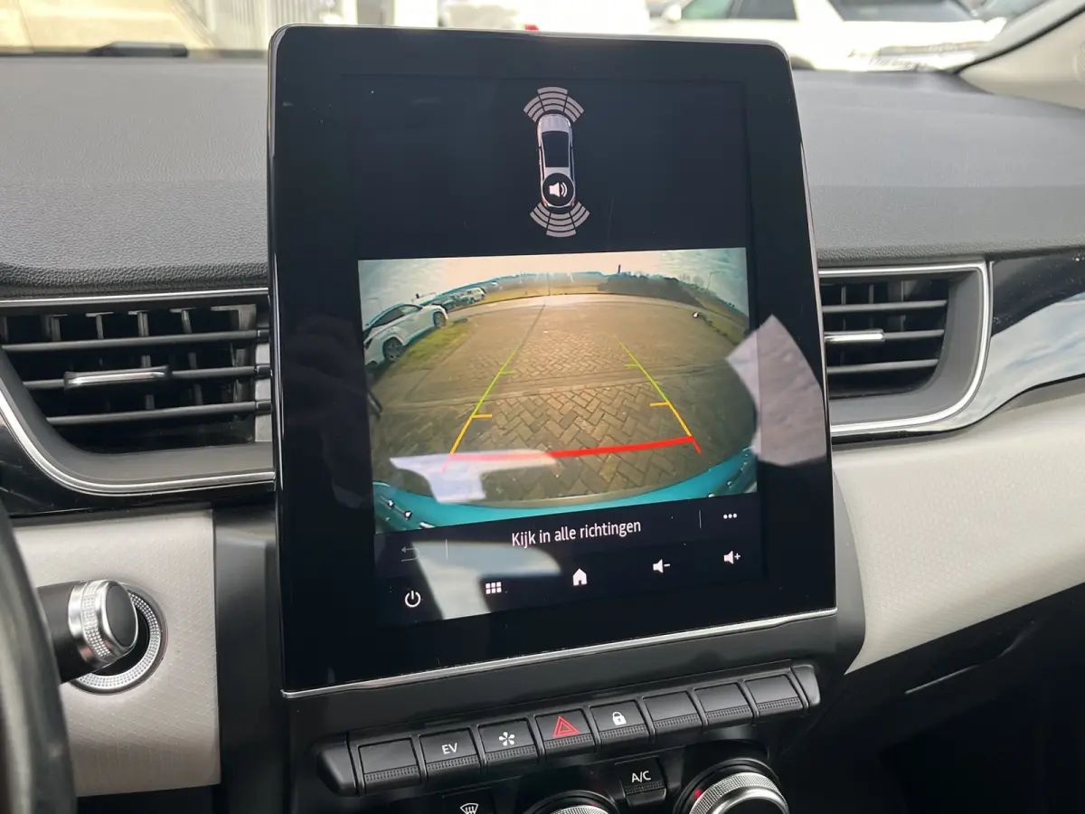 1.6 E-Tech Plug-in Hybrid 160 Business | Half leder | Camera | LED verlichting | Cruise controle | 18'' velgen | Parkeersensoren voor en achter | Climate controle | Keyless entry | Navigatie