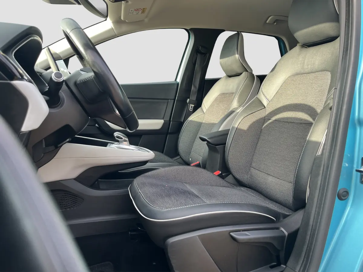 1.6 E-Tech Plug-in Hybrid 160 Business | Half leder | Camera | LED verlichting | Cruise controle | 18'' velgen | Parkeersensoren voor en achter | Climate controle | Keyless entry | Navigatie