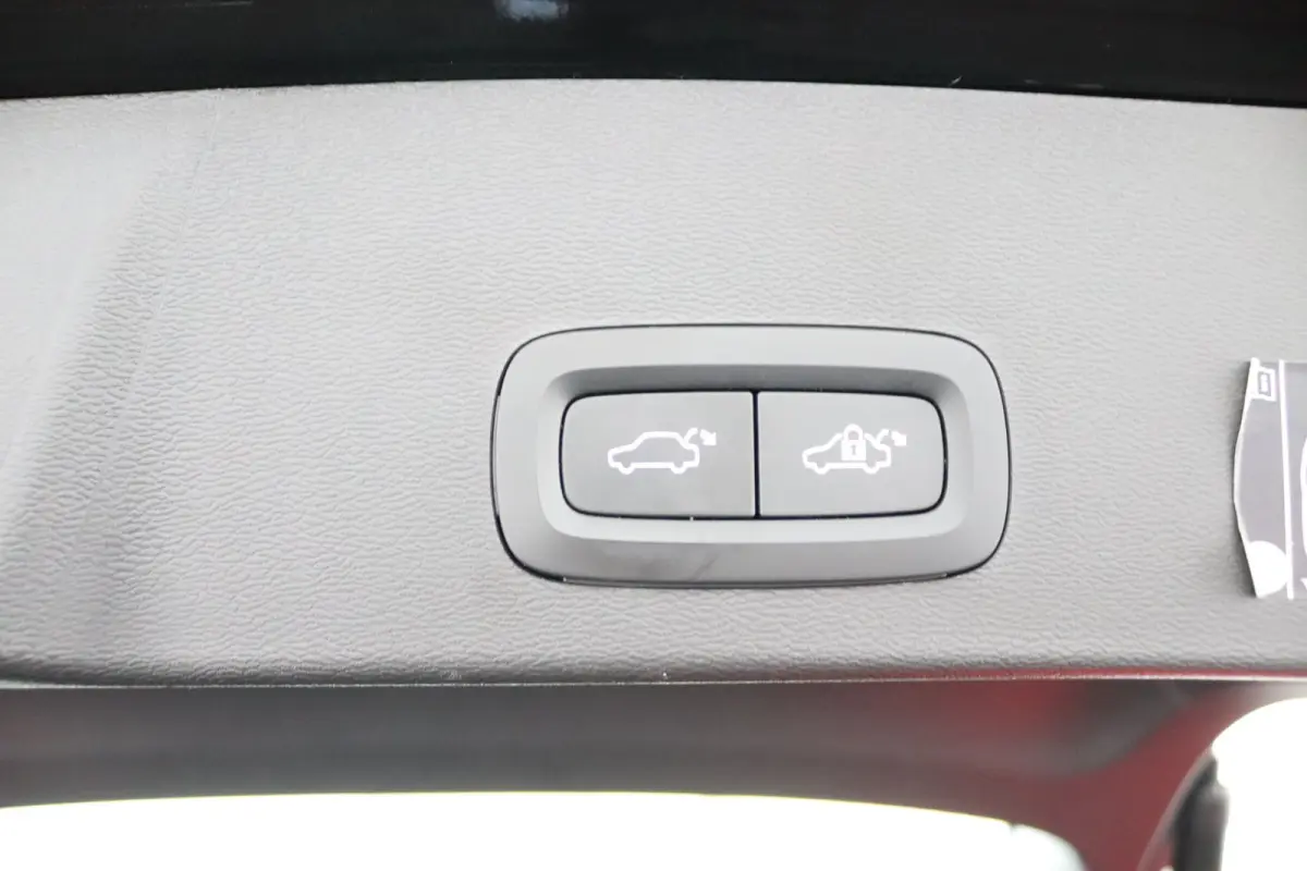 T4 R-Design | Panoramadak | SoH 86% | BLIS | 360 Camera | Adaptive Cruise | Harman/Kardon |