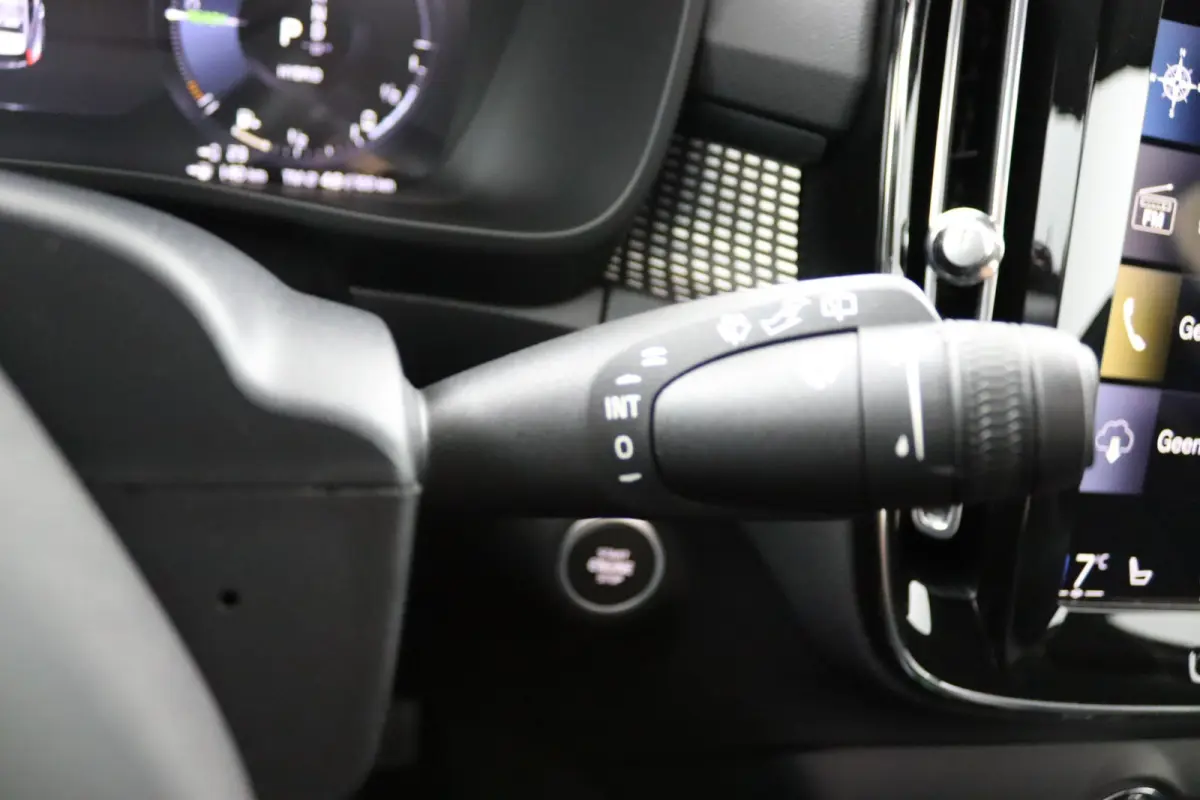 T4 R-Design | Panoramadak | SoH 86% | BLIS | 360 Camera | Adaptive Cruise | Harman/Kardon |