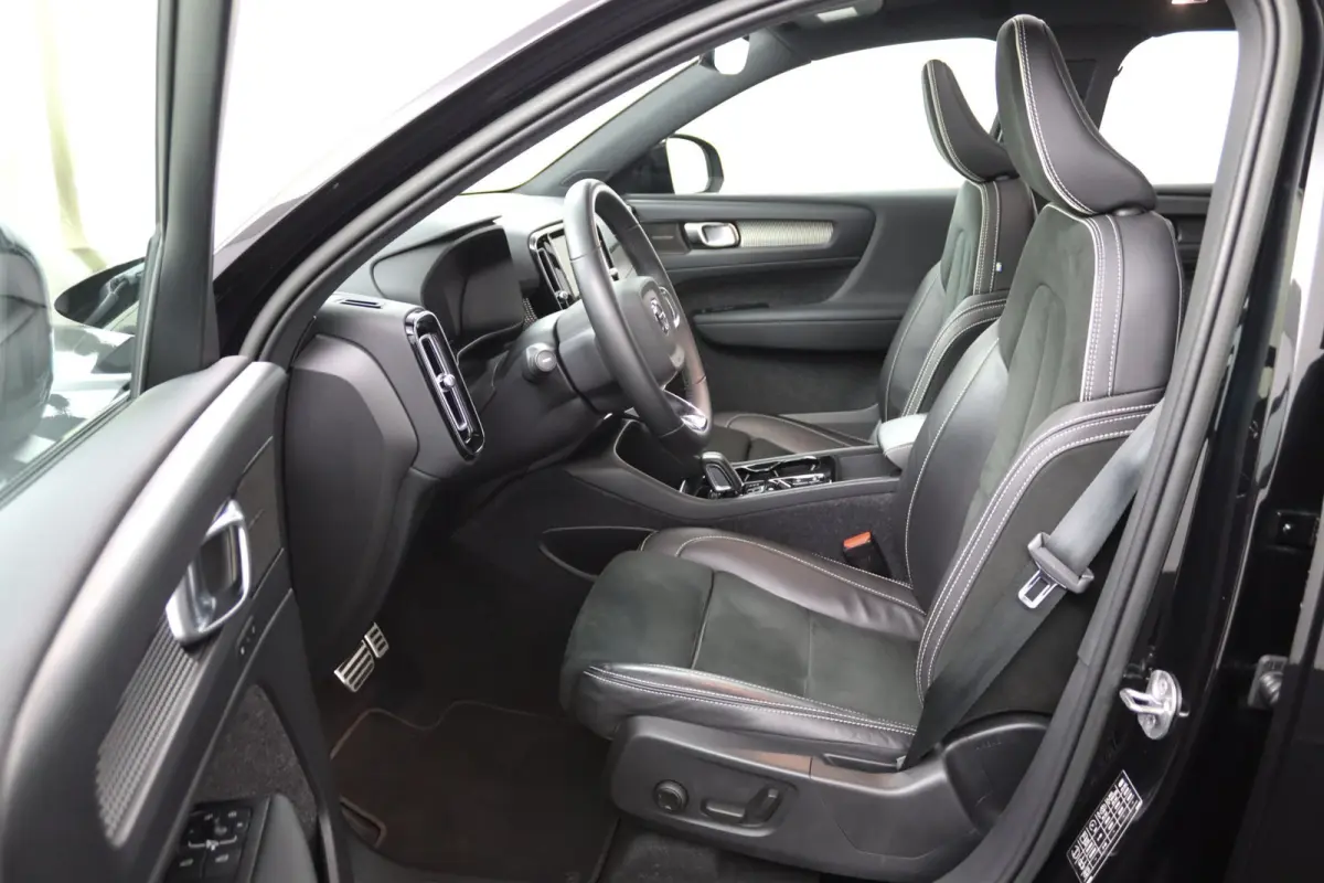 T4 R-Design | Panoramadak | SoH 86% | BLIS | 360 Camera | Adaptive Cruise | Harman/Kardon |