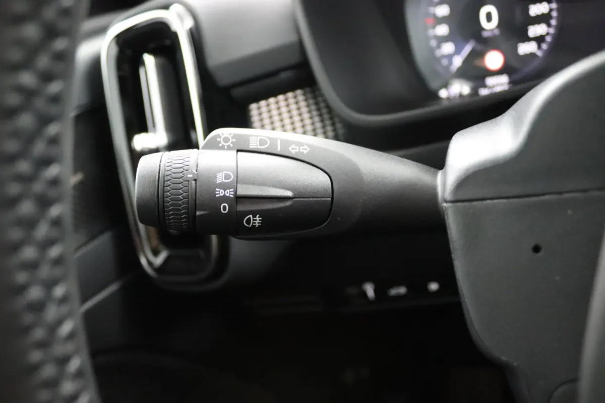 T4 R-Design | Panoramadak | SoH 86% | BLIS | 360 Camera | Adaptive Cruise | Harman/Kardon |