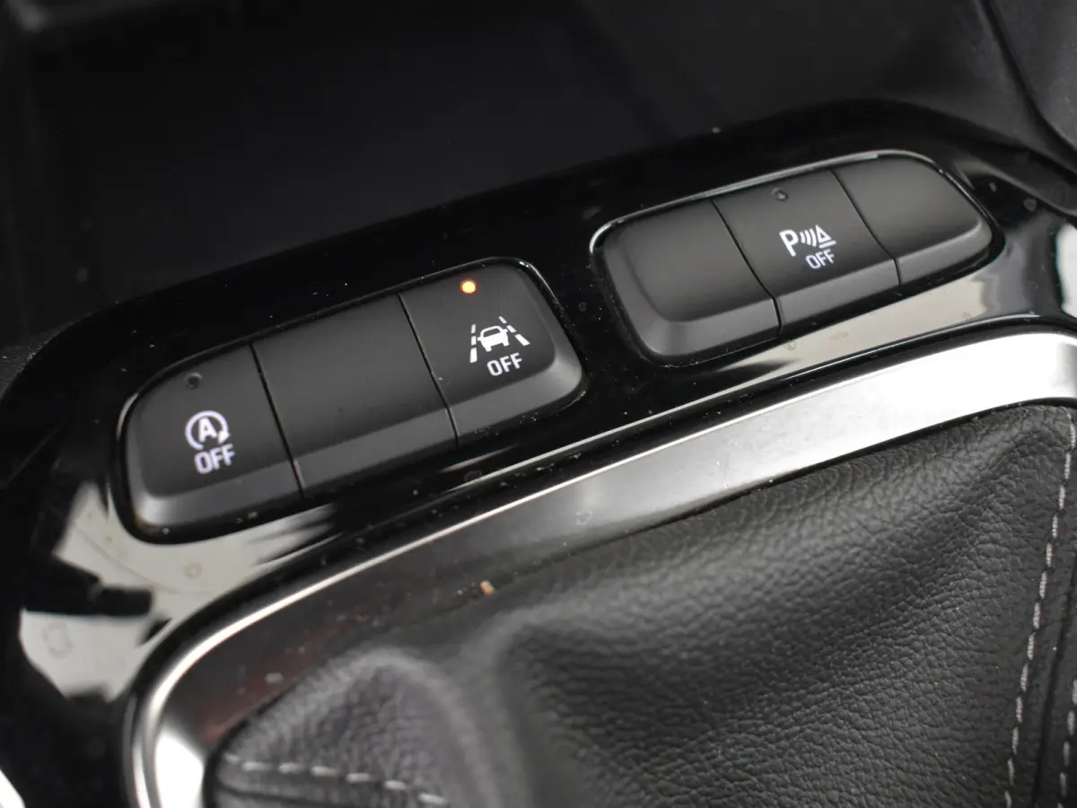 1.2 Edition 101Pk | Cruise control | Apple carplay Android auto | Parkeersensoren Achter | Airco | DAB | 16"LMV