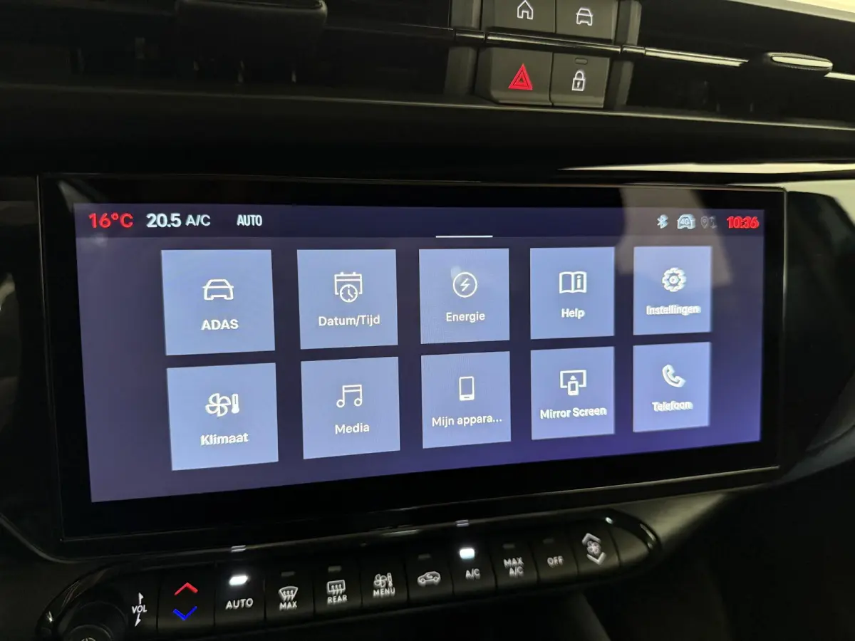 Elettrica Automaat 156PK Adaptieve Cruise Control LMV 18 inch Full Led Matrix Parkeer sensoren Navigatie Apple Carplay / Android auto  Climate Control