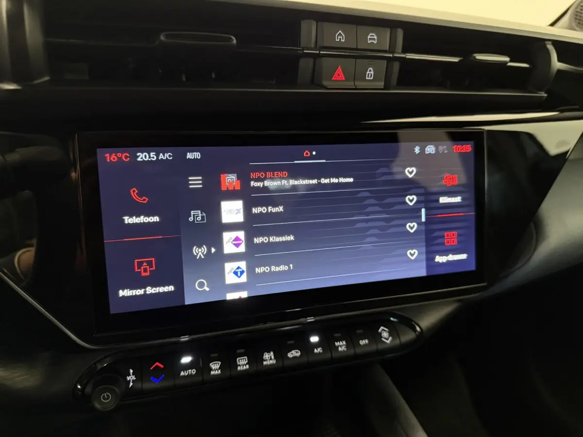 Elettrica Automaat 156PK Adaptieve Cruise Control LMV 18 inch Full Led Matrix Parkeer sensoren Navigatie Apple Carplay / Android auto  Climate Control