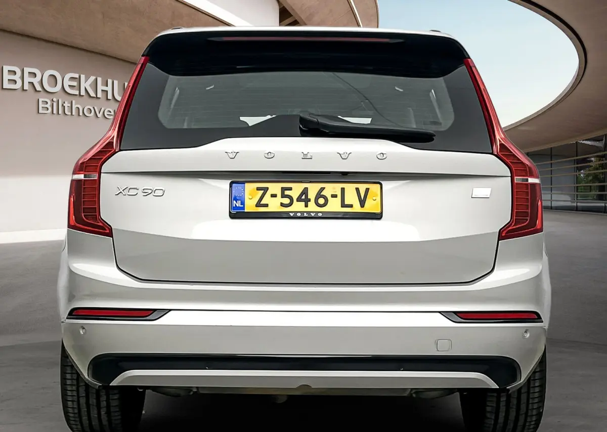 2.0 T8 Recharge AWD Ultimate Dark | Trekhaak | Bower & Wilkins Audio | Gelamineerd Glas | Luchtvering | PDC V+A+ 360 camera | Sportstoelen | 22 inch LM |