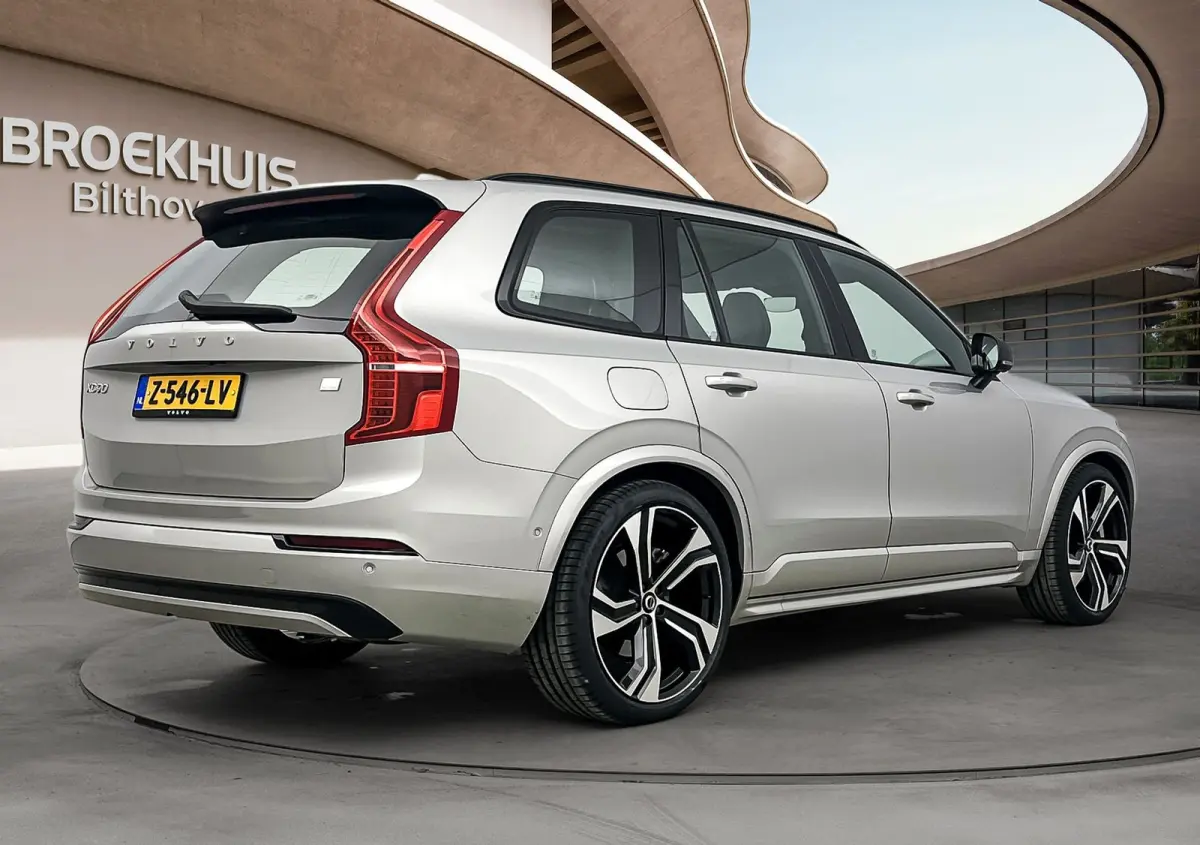 2.0 T8 Recharge AWD Ultimate Dark | Trekhaak | Bower & Wilkins Audio | Gelamineerd Glas | Luchtvering | PDC V+A+ 360 camera | Sportstoelen | 22 inch LM |