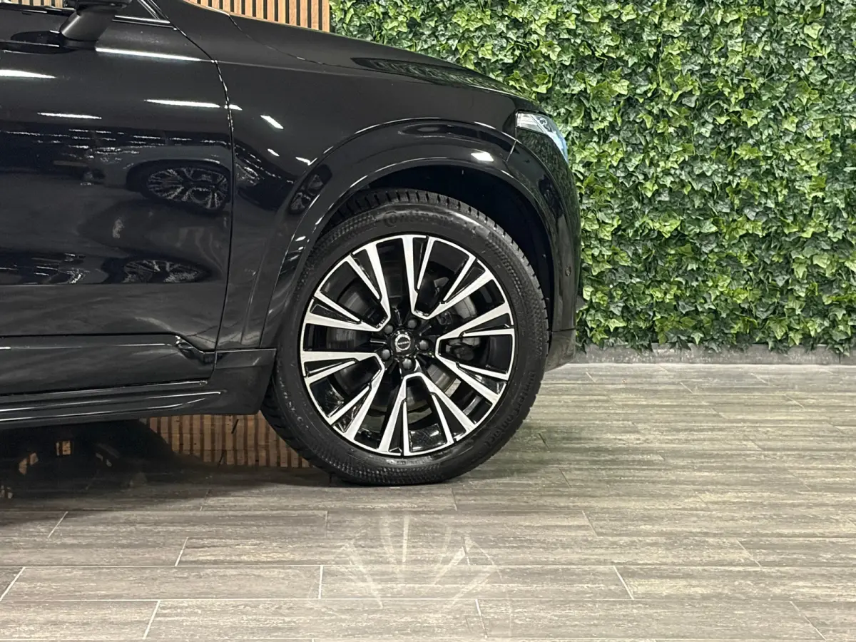 T8 AWD Recharge Ulta Dark | Full Option! | Bowers & Wilkins | Luchtvering | Stoelventilatie | Trekhaak | 360 Camera | Head-Up Display | Stoelmassage | 455pk | Adaptieve Cruise Control | Stoe