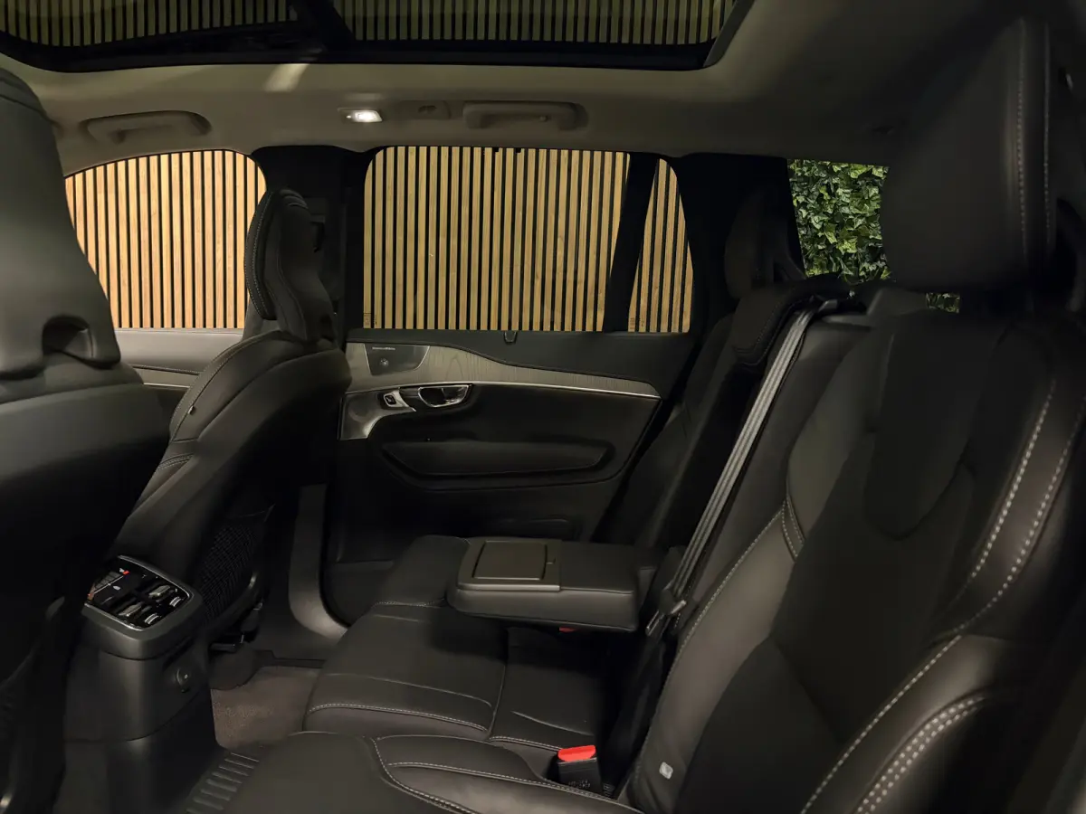 T8 AWD Recharge Ulta Dark | Full Option! | Bowers & Wilkins | Luchtvering | Stoelventilatie | Trekhaak | 360 Camera | Head-Up Display | Stoelmassage | 455pk | Adaptieve Cruise Control | Stoe