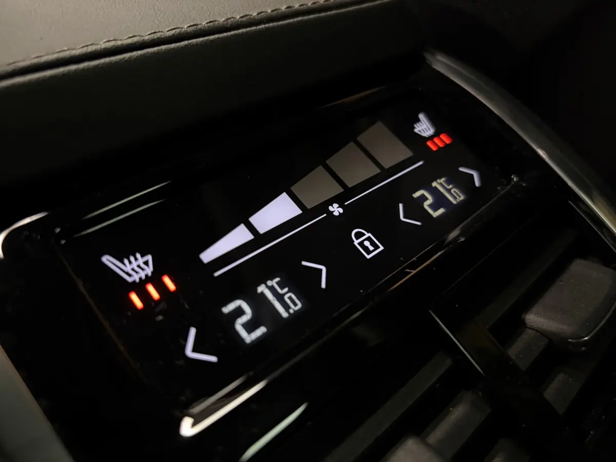 T8 AWD Recharge Ulta Dark | Full Option! | Bowers & Wilkins | Luchtvering | Stoelventilatie | Trekhaak | 360 Camera | Head-Up Display | Stoelmassage | 455pk | Adaptieve Cruise Control | Stoe