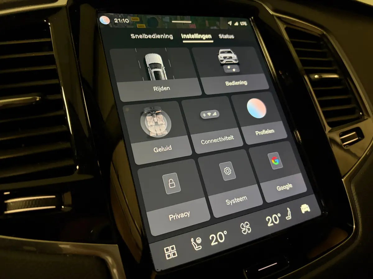 T8 AWD Recharge Ulta Dark | Full Option! | Bowers & Wilkins | Luchtvering | Stoelventilatie | Trekhaak | 360 Camera | Head-Up Display | Stoelmassage | 455pk | Adaptieve Cruise Control | Stoe