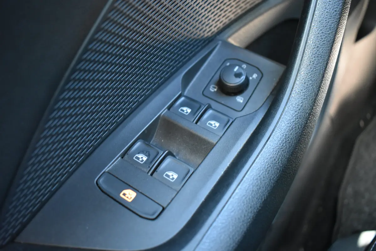 1.0 TSI 110PK Sport Business | APP. CONNECT | CRUISE CONTROL | NAVIGATIE | FULL LED | DAB+ | AIRCO