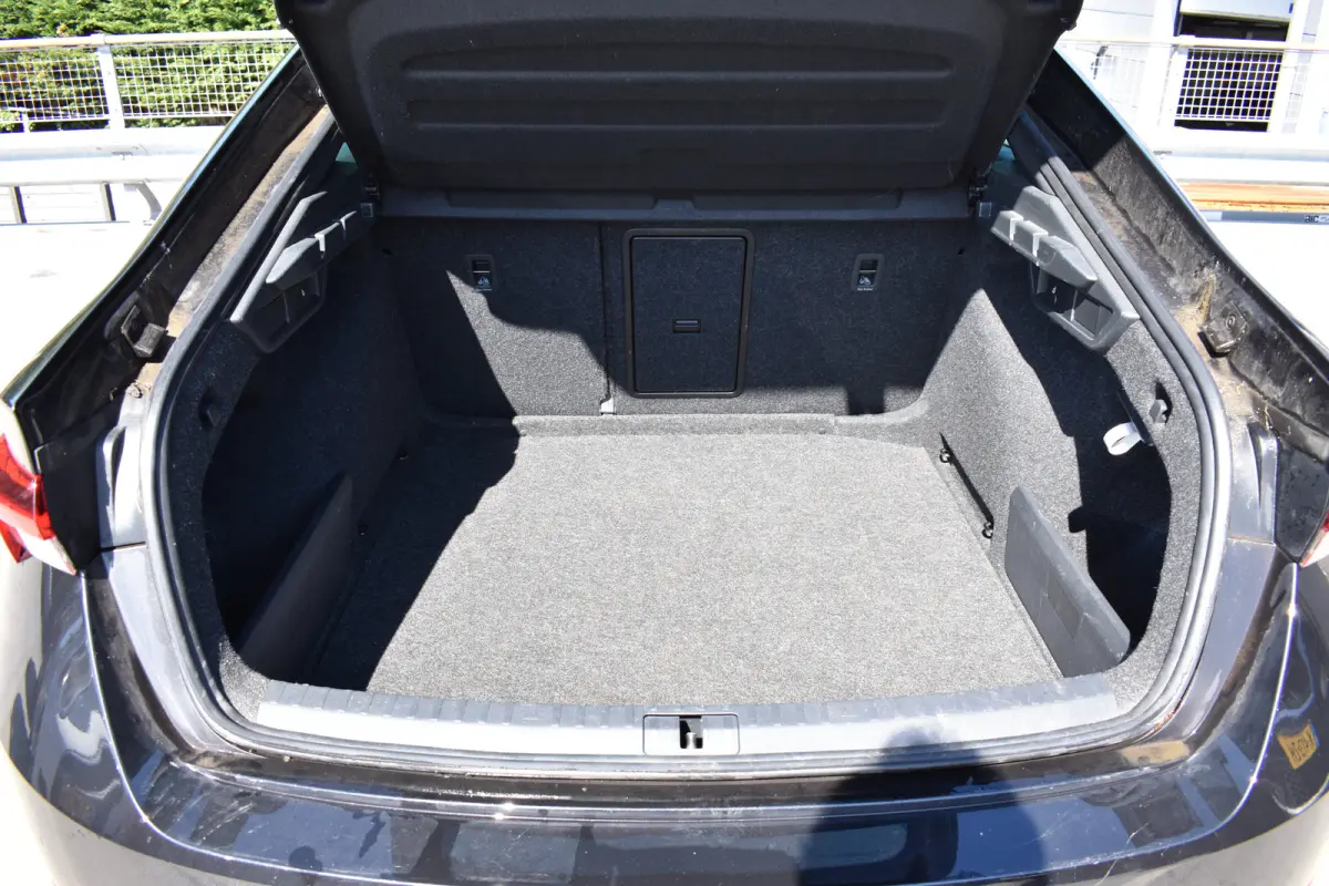 1.0 TSI 110PK Sport Business | APP. CONNECT | CRUISE CONTROL | NAVIGATIE | FULL LED | DAB+ | AIRCO