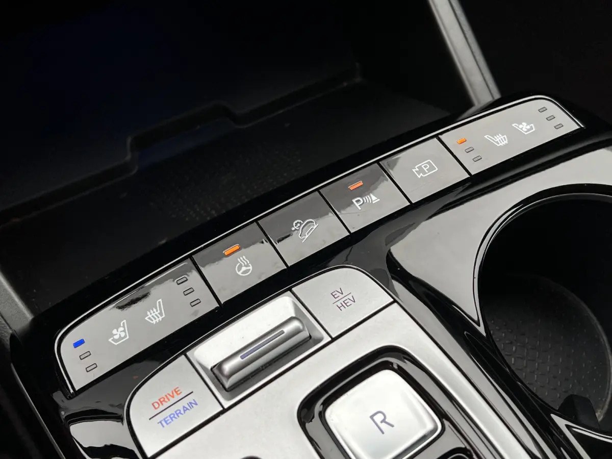 1.6 T-GDI 265pk PHEV Premium 4WD | Leder | Carplay | Climate | Keyless | Navigatie | Elek. Klep | Full - Led | 360 Camera | KRELL Audio | Elek. Stoelen | 19" Lichtmetaal | Winterpakket | Sto