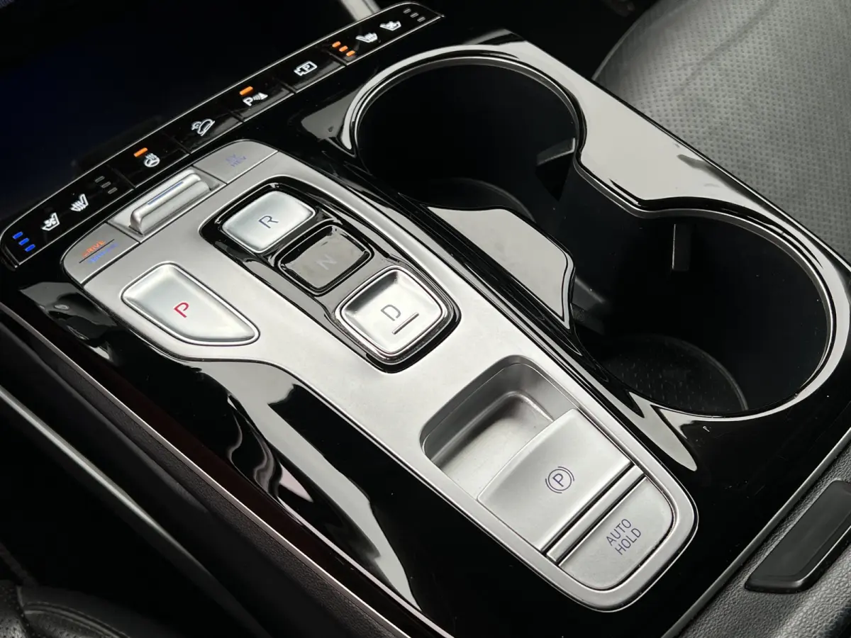 1.6 T-GDI 265pk PHEV Premium 4WD | Leder | Carplay | Climate | Keyless | Navigatie | Elek. Klep | Full - Led | 360 Camera | KRELL Audio | Elek. Stoelen | 19" Lichtmetaal | Winterpakket | Sto