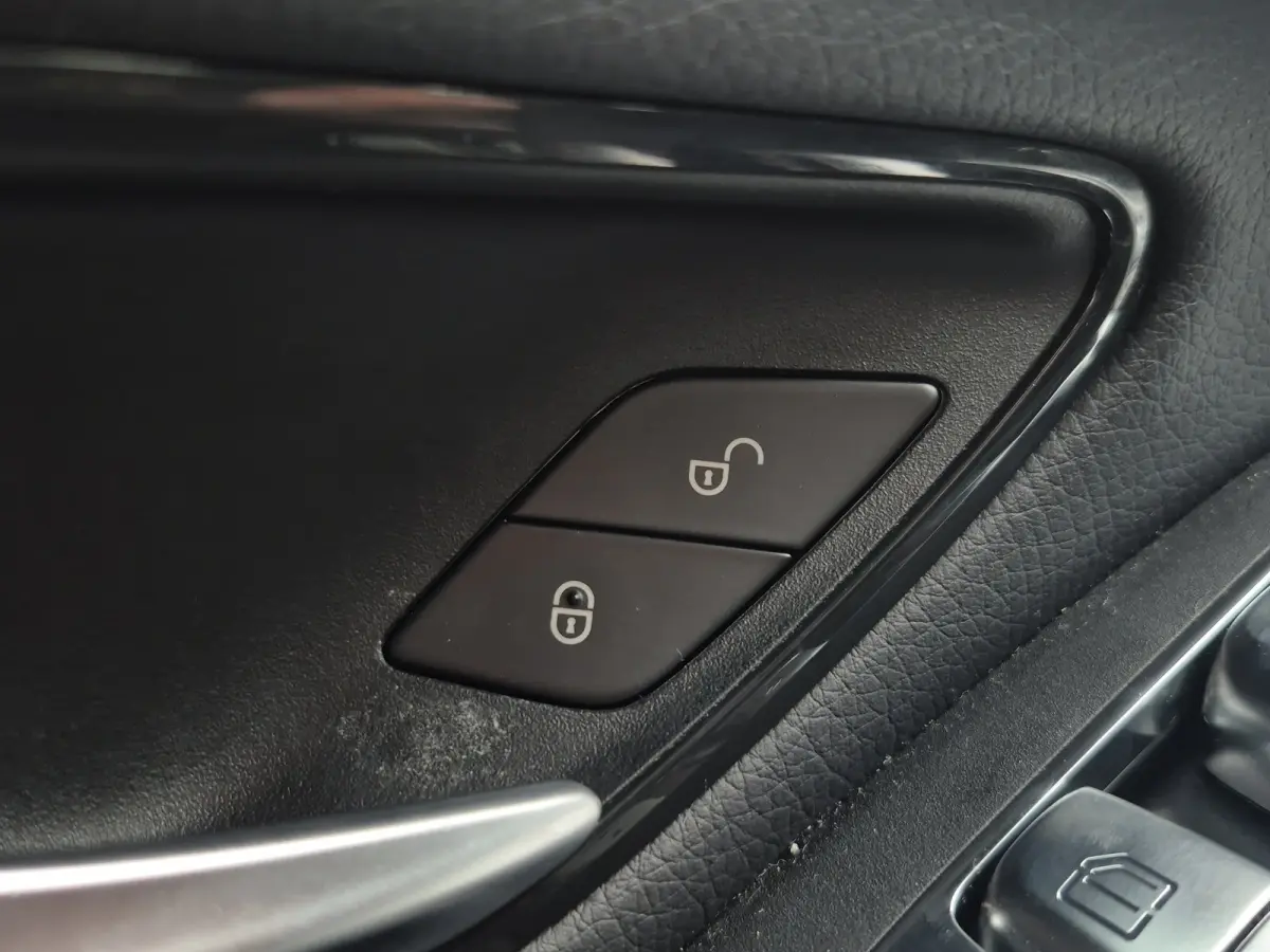4MATIC Business Solution AMG Camera | Full LED | Elektr. Achterklep | Stoelverwarming | Full map navigatie | Carplay/android auto |