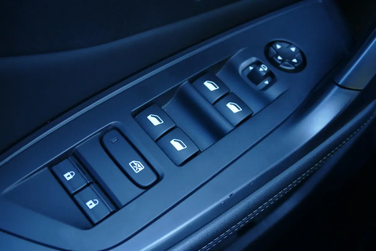 1.2 PURETECH 130PK 5-DRS ALLURE PACK AUTOMAAT / NAVI / CLIMA / 17"LMV / CAMERA / KEYLESS / FULL-LED / PDC / BLUETOOTH / ADAPT. CRUISECONTROL / 1E EIGENAAR / SCHITTERENDE STAAT !!