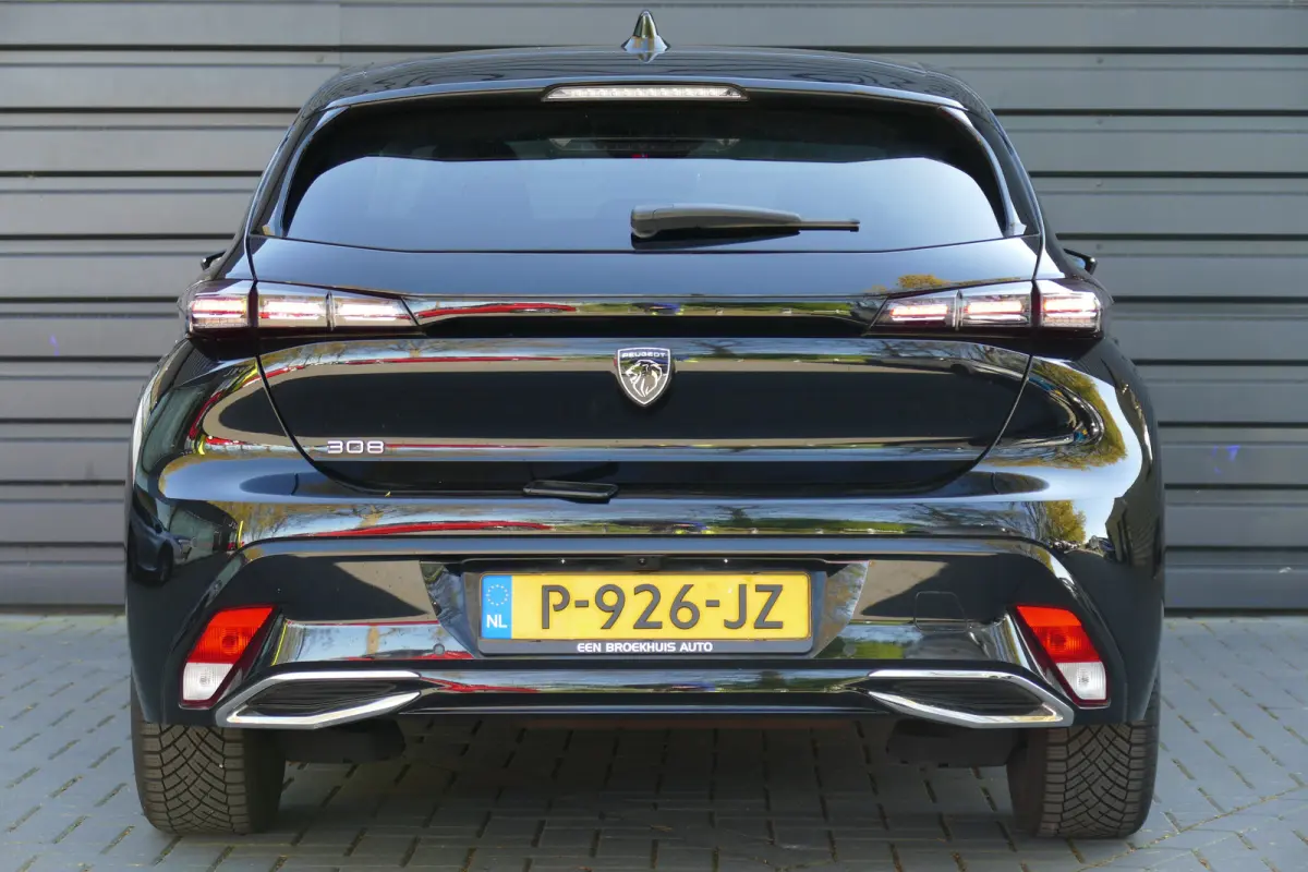 1.2 PURETECH 130PK 5-DRS ALLURE PACK AUTOMAAT / NAVI / CLIMA / 17"LMV / CAMERA / KEYLESS / FULL-LED / PDC / BLUETOOTH / ADAPT. CRUISECONTROL / 1E EIGENAAR / SCHITTERENDE STAAT !!
