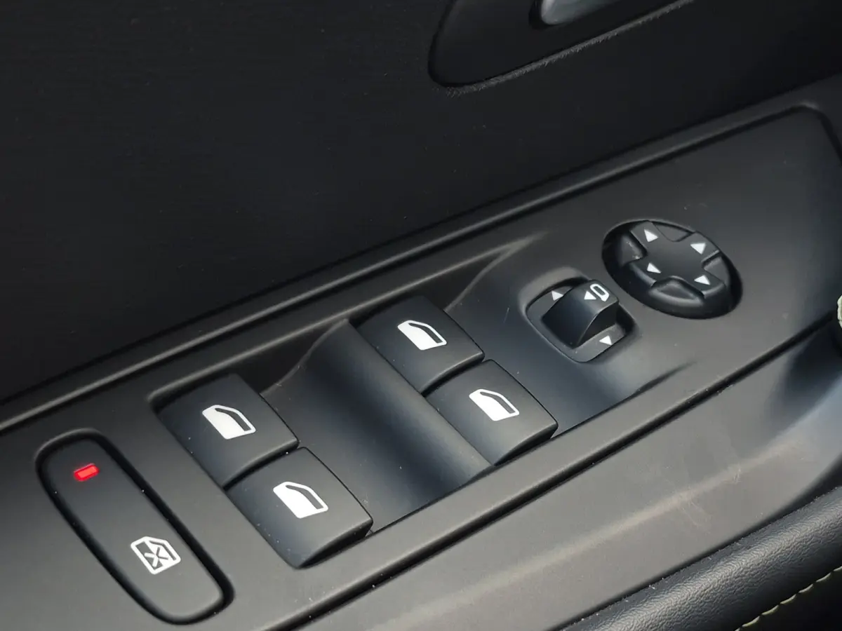 1.2 PURETECH 100PK 5-DRS GT-LINE Trekhaak afneembaar | Camera | LED | Parkeersensoren | Full map navigatie | Carplay/android auto |