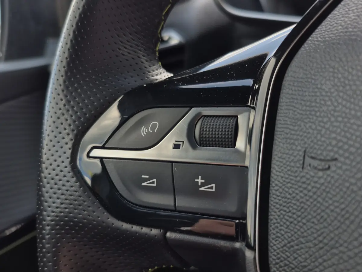 1.2 PURETECH 100PK 5-DRS GT-LINE Trekhaak afneembaar | Camera | LED | Parkeersensoren | Full map navigatie | Carplay/android auto |