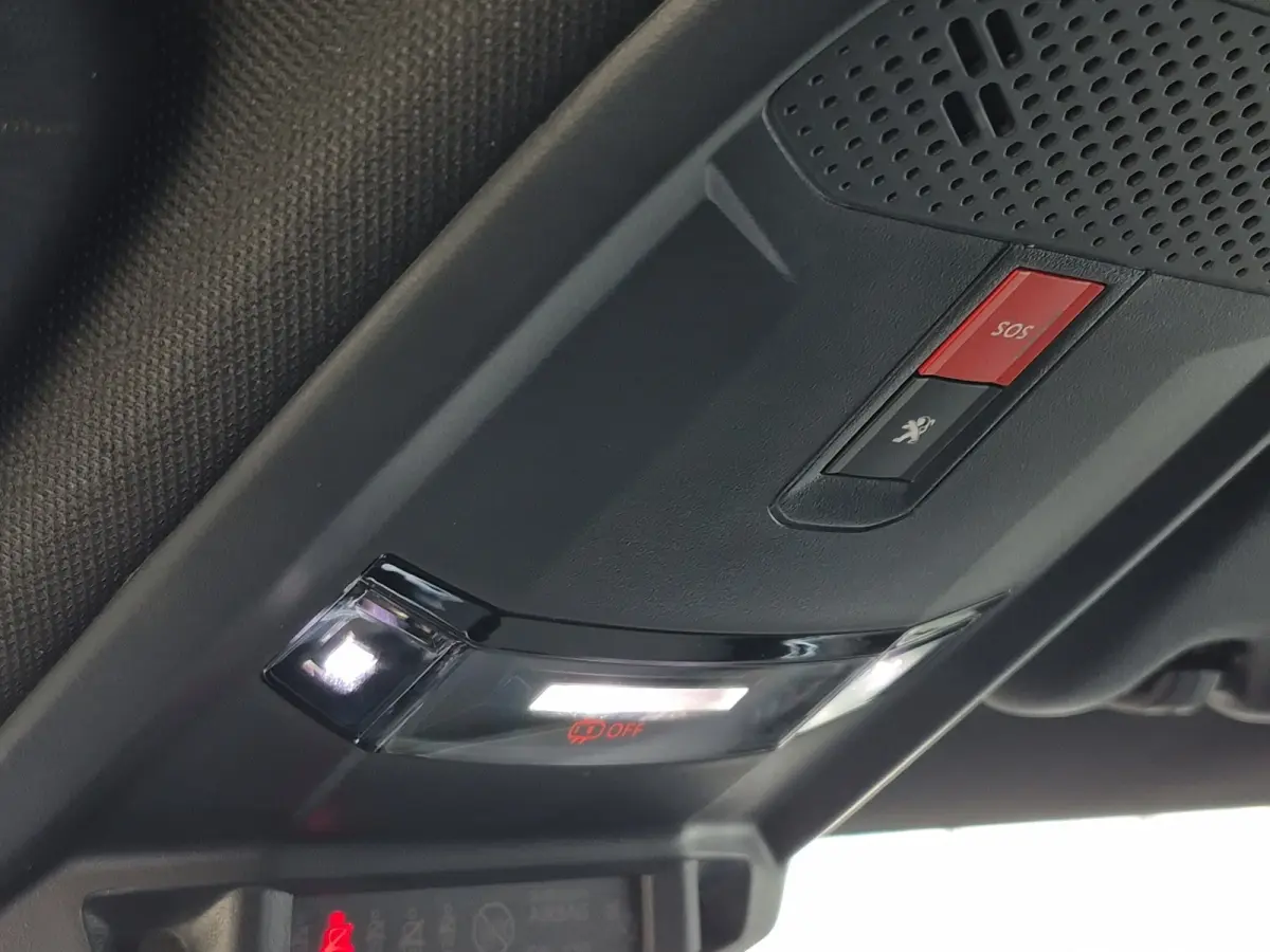 1.2 PURETECH 100PK 5-DRS GT-LINE Trekhaak afneembaar | Camera | LED | Parkeersensoren | Full map navigatie | Carplay/android auto |