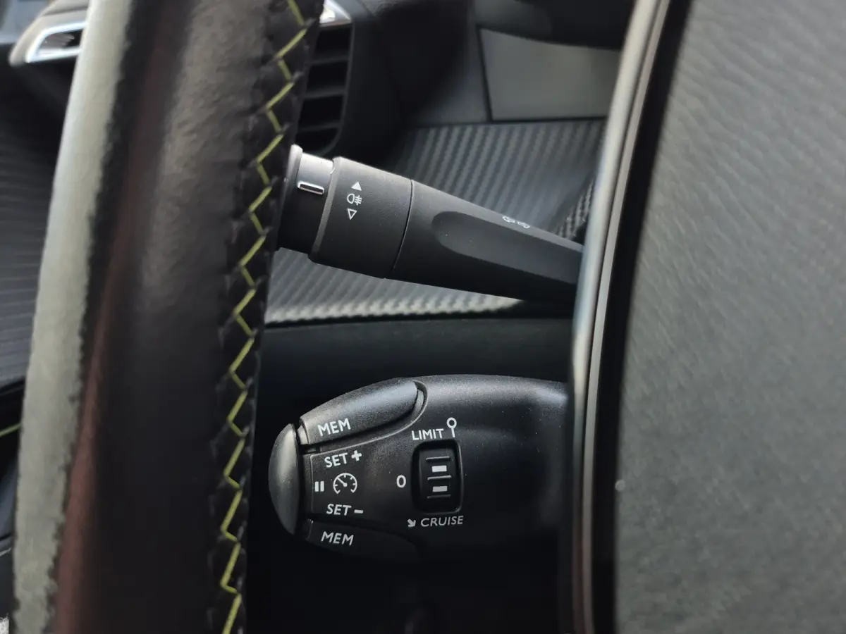 1.2 PURETECH 100PK 5-DRS GT-LINE Trekhaak afneembaar | Camera | LED | Parkeersensoren | Full map navigatie | Carplay/android auto |