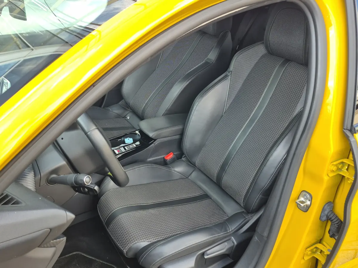 1.2 PURETECH 100PK 5-DRS GT-LINE Trekhaak afneembaar | Camera | LED | Parkeersensoren | Full map navigatie | Carplay/android auto |