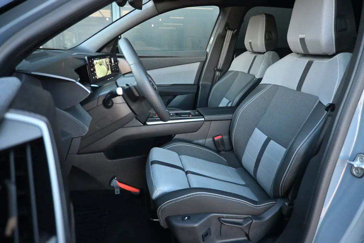 1.2 Turbo Hybrid GS 145pk | HeadUp-Display | Stuur/Stoelverwarming | 360 Camera | Adaptive Cruise | Navigatie | !!