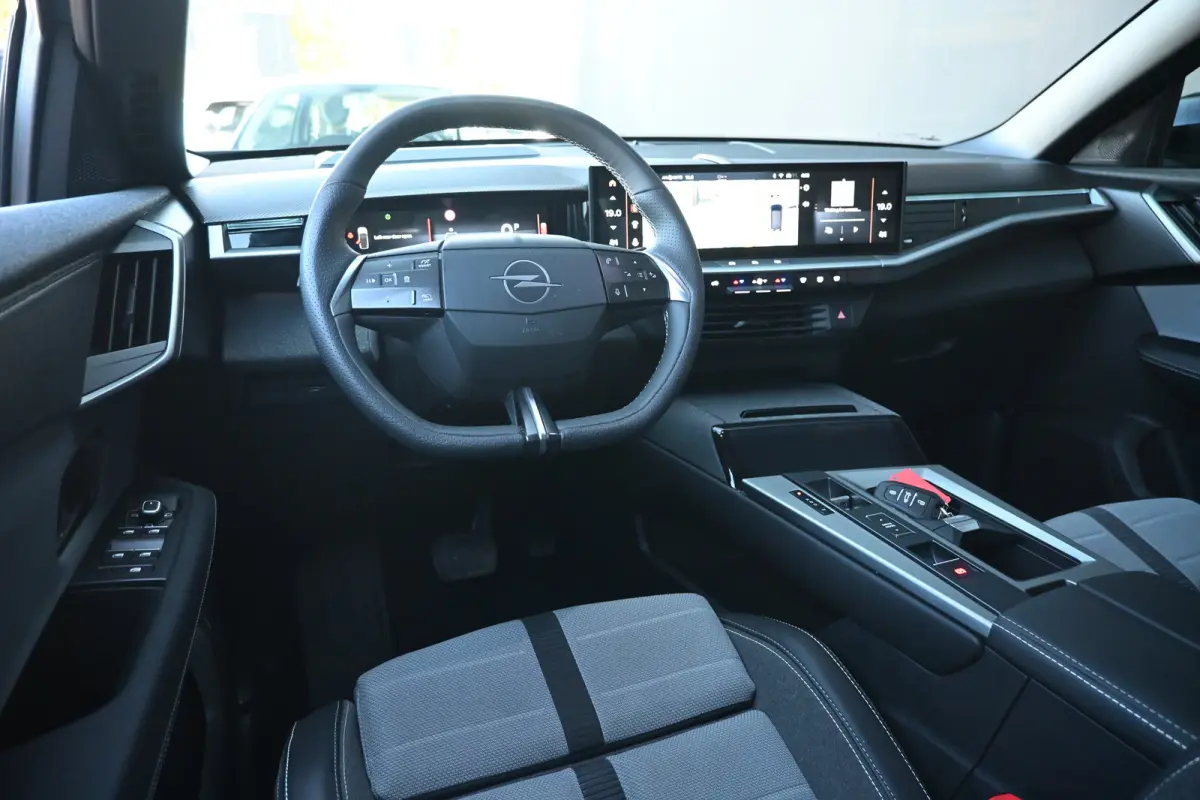 1.2 Turbo Hybrid GS 145pk | HeadUp-Display | Stuur/Stoelverwarming | 360 Camera | Adaptive Cruise | Navigatie | !!