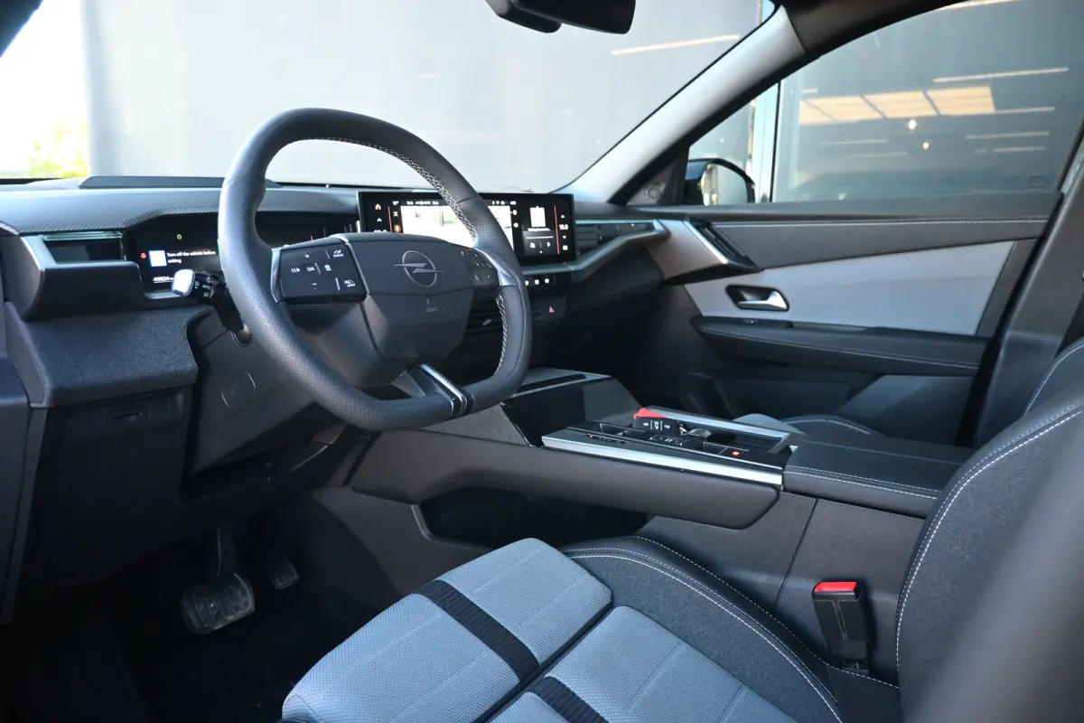 1.2 Turbo Hybrid GS 145pk | HeadUp-Display | Stuur/Stoelverwarming | 360 Camera | Adaptive Cruise | Navigatie | !!