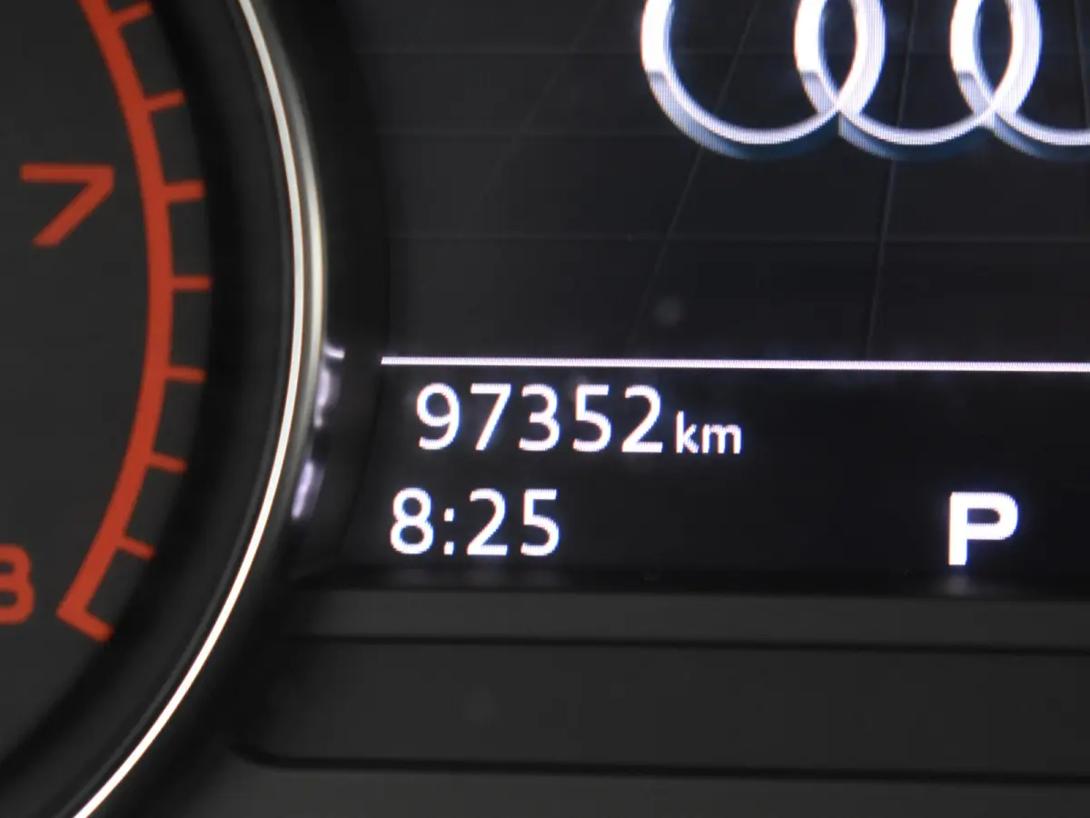 2.0 TFSI quattro Sport Pro Line 251 Pk AUT l Achteruitrijcamera | Lederen Bekleding l Panoramadak l Elektr. Trekhaak l NAvigatie | Elektr. Achterklep l Dodehoek detectie | 18"LMV