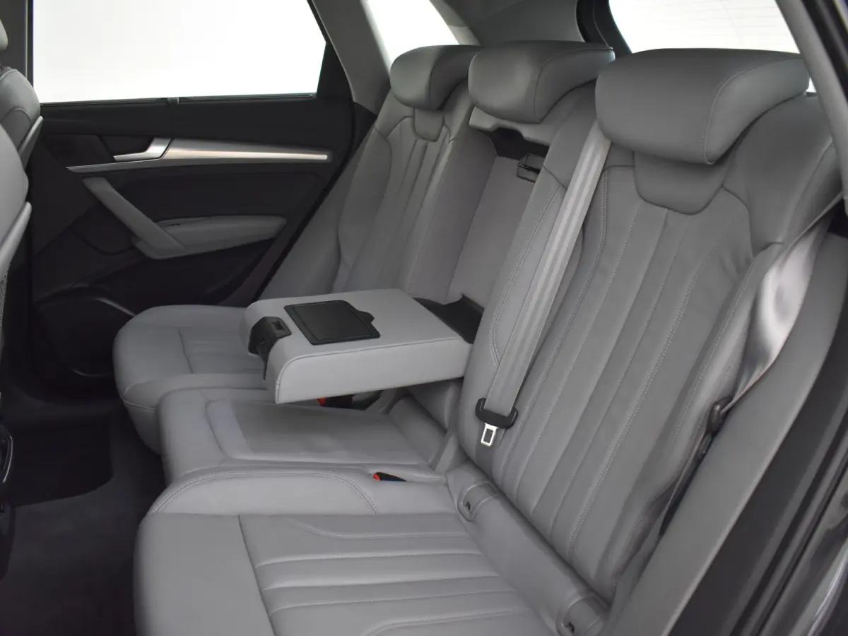2.0 TFSI quattro Sport Pro Line 251 Pk AUT l Achteruitrijcamera | Lederen Bekleding l Panoramadak l Elektr. Trekhaak l NAvigatie | Elektr. Achterklep l Dodehoek detectie | 18"LMV
