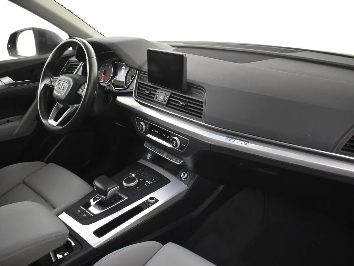 2.0 TFSI quattro Sport Pro Line 251 Pk AUT l Achteruitrijcamera | Lederen Bekleding l Panoramadak l Elektr. Trekhaak l NAvigatie | Elektr. Achterklep l Dodehoek detectie | 18"LMV