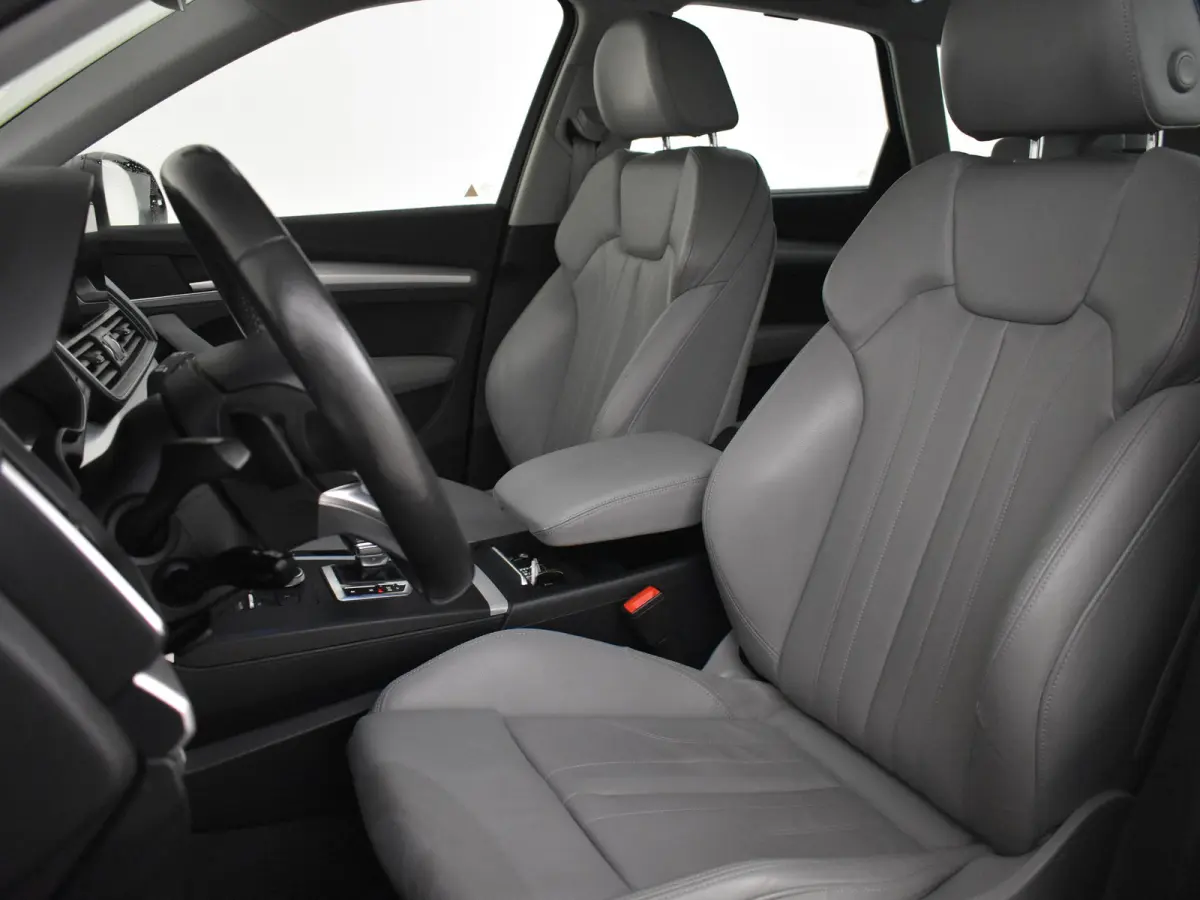2.0 TFSI quattro Sport Pro Line 251 Pk AUT l Achteruitrijcamera | Lederen Bekleding l Panoramadak l Elektr. Trekhaak l NAvigatie | Elektr. Achterklep l Dodehoek detectie | 18"LMV