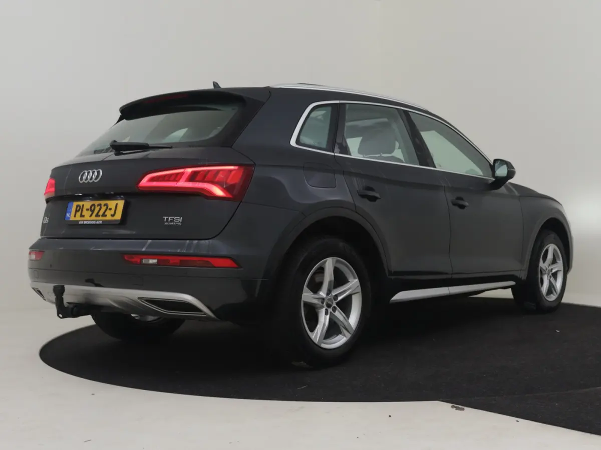 2.0 TFSI quattro Sport Pro Line 251 Pk AUT l Achteruitrijcamera | Lederen Bekleding l Panoramadak l Elektr. Trekhaak l NAvigatie | Elektr. Achterklep l Dodehoek detectie | 18"LMV