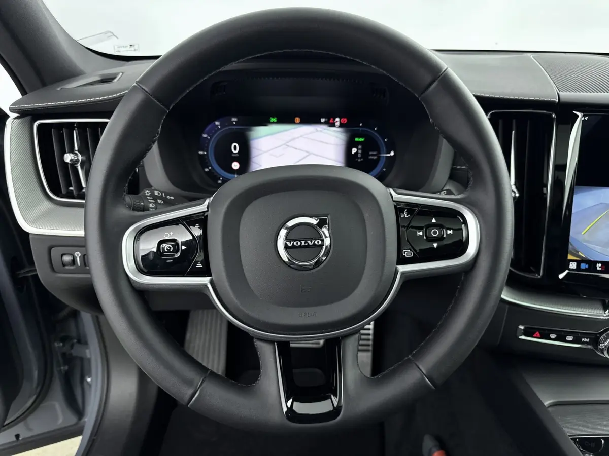 T6 R-Design | THUNDER GREY | LONG RANGE | MEMORY | PANORAMADAK | GETINT GLAS | PDC CAMERA | CLIMATE LINE | KEYLESS