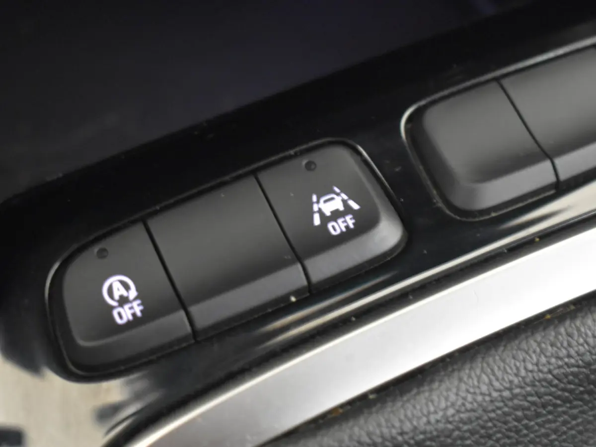 1.2 Edition | Cruise control | Airco | Apple carplay Android auto | DAB | Rijstrooksensor met correctie | Verkeersborden detectie | 17"LMV